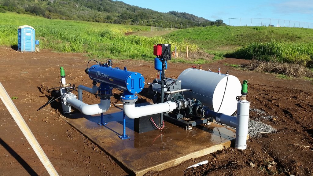 Diesel-powered pump and filter station in a Kunia field